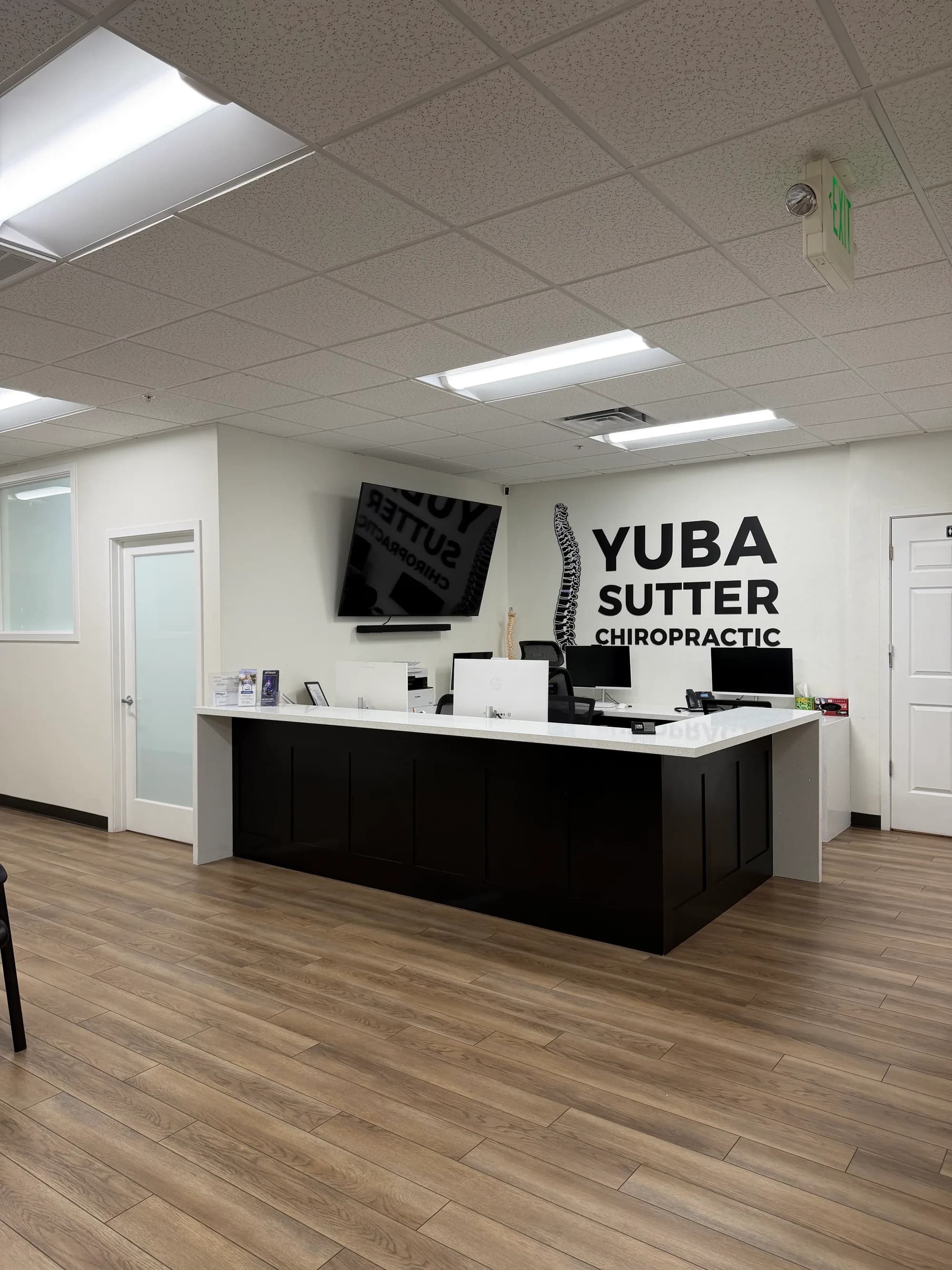 The front desk and waiting area at Yuba Sutter Chiropractic